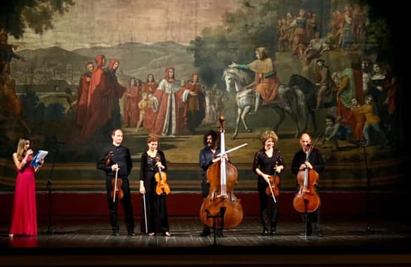 Musica dalla torre del Palazzo di Frater...